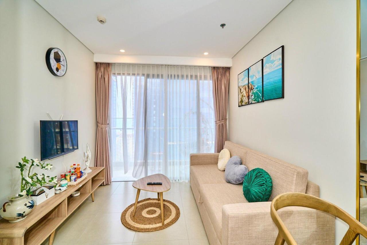 One-Bedroom Apartment Balcony,1341252176:JPEG