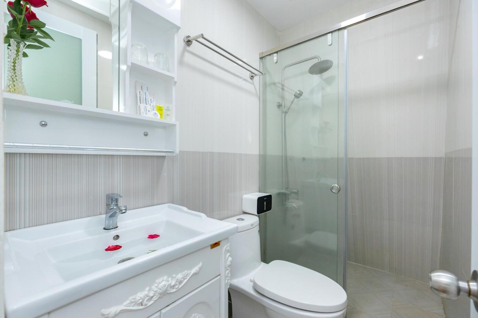 Phòng Deluxe Giường Đôi Nhìn Ra Biển Từ Phía Bên Cạnh