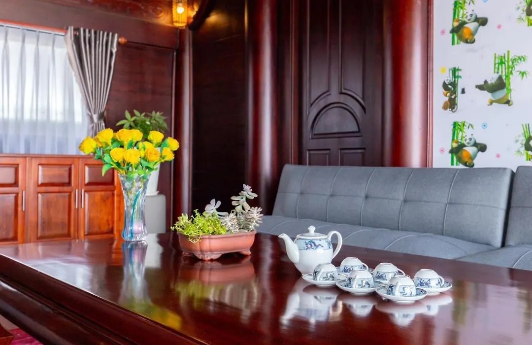 Villa 68 Hạ Long - View Biển - Đi Bộ Ra Biển - Phòng Karaoke Máy Lạnh-1