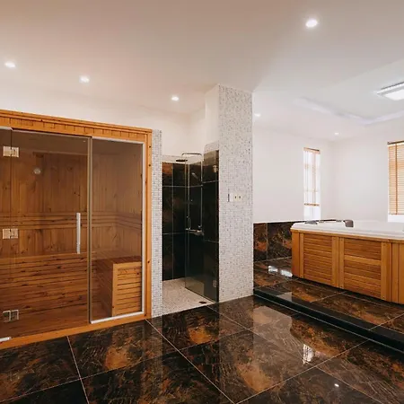 Lux Villa03-2